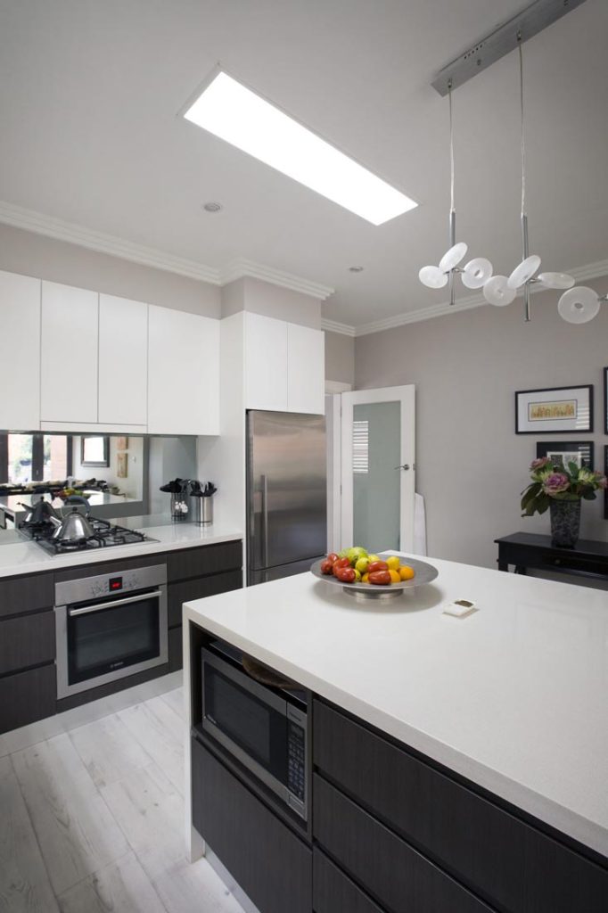 A well-lit kitchen thanks to the illume Skylight Alternative