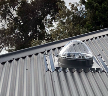 Solid shaft skylight