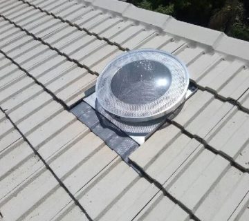 Vented skylight